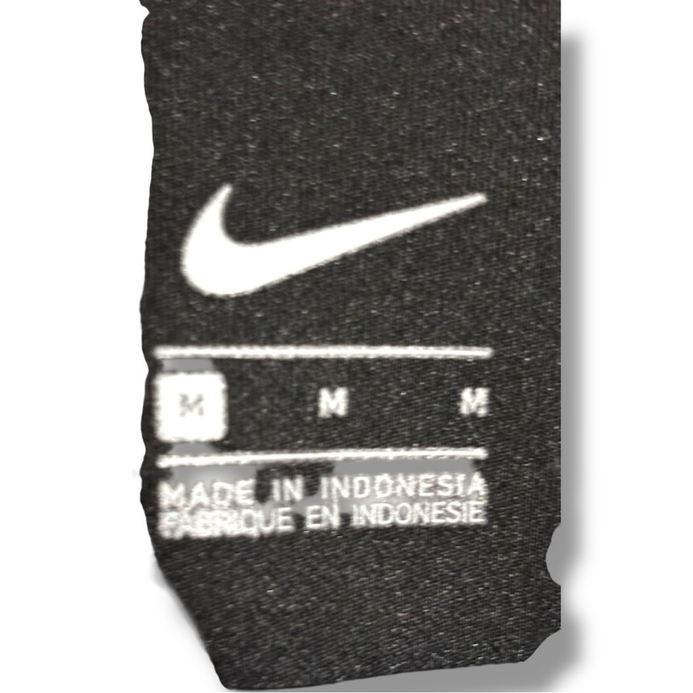 Nike Women’s Black With Grey Details Full-Zip Lightweight Sports Jacket - Picture 15 of 16